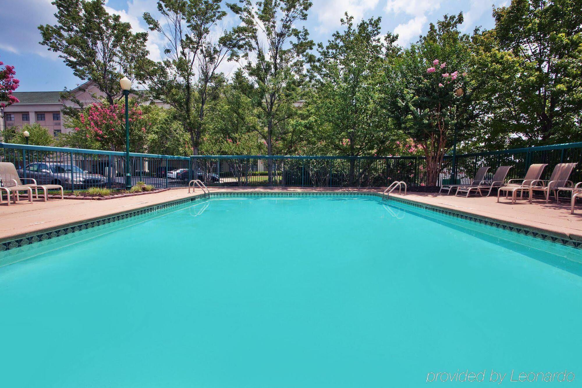 Holiday Inn Express Hotel & Suites Atlanta Buckhead By Ihg Dış mekan fotoğraf